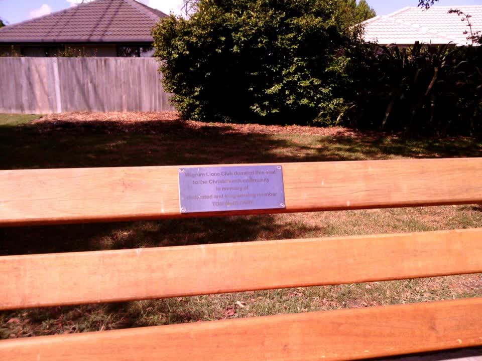 the register’s photograph of the plaque at Peebles Reserve