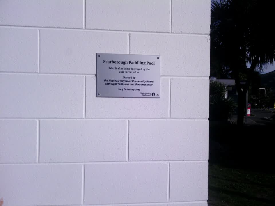 the register’s photograph of the plaque at Paddling Pool - Scarborough Pa