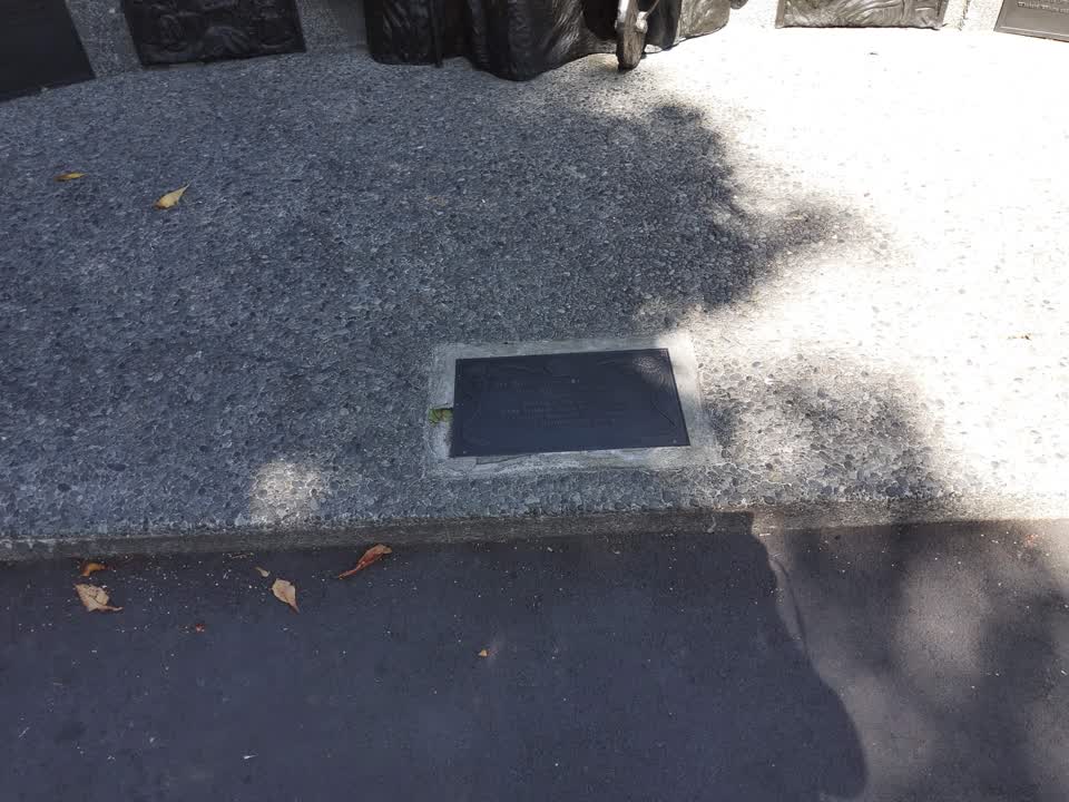 the register’s photograph of the plaque at Kate Sheppard Memorial