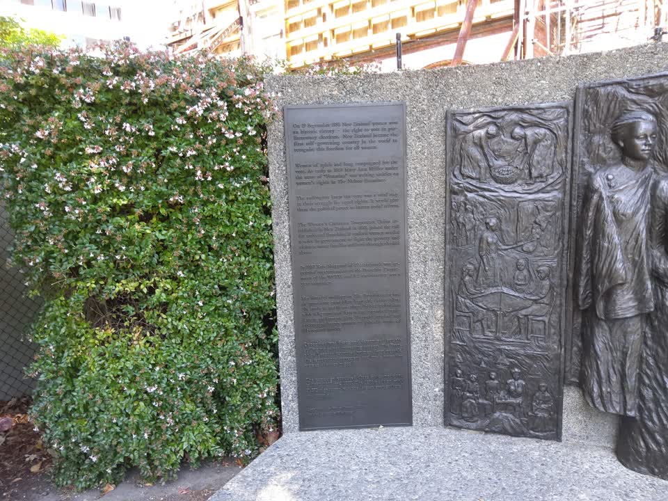 the register’s photograph of the plaque at Avon Riverbank Central City