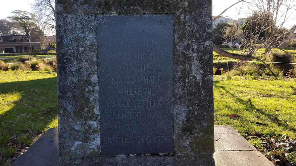 the register’s photograph of the plaque at Avon Riverbank Central City