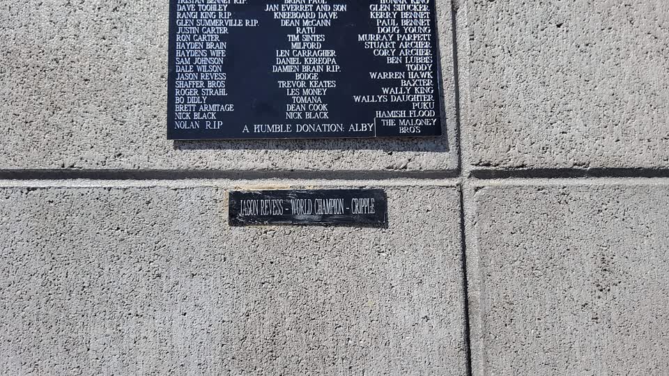the register’s photograph of the plaque at He Puna Taimoana