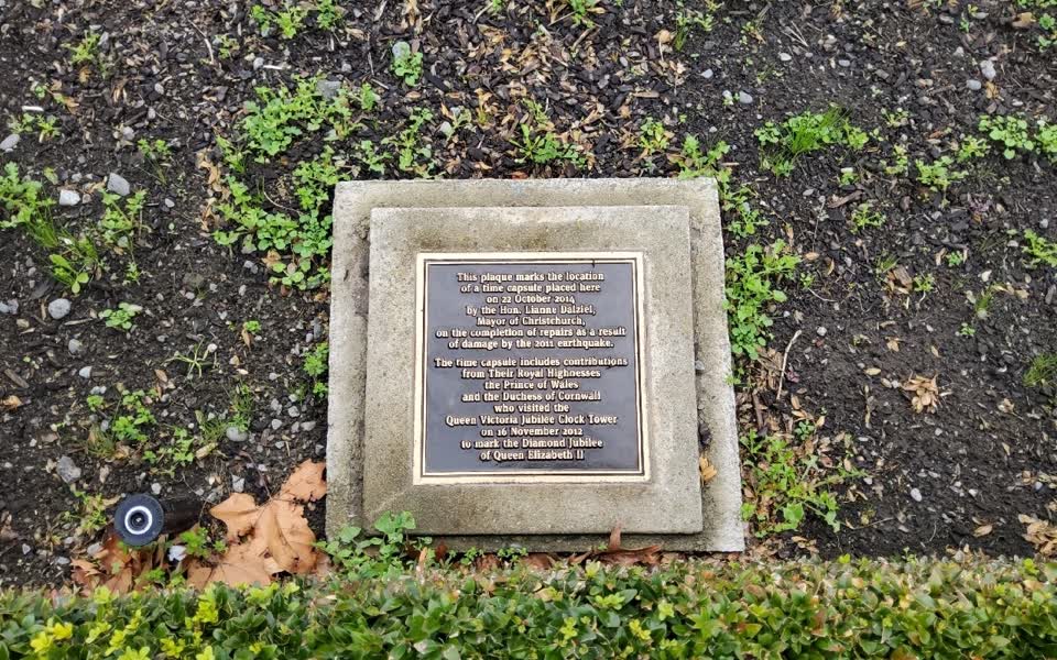 the register’s photograph of the plaque at Victoria Triangles