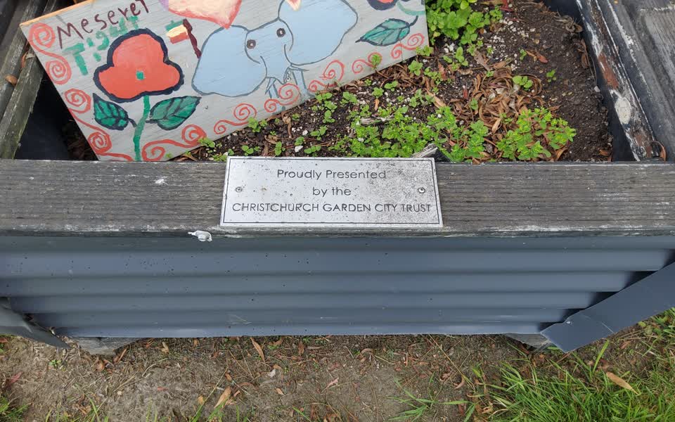 the register’s photograph of the plaque at South Brighton Community Centr