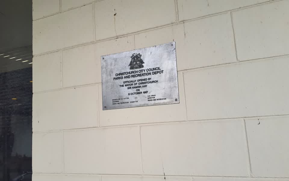 the register’s photograph of the plaque at Linwood Service Centre / Lib