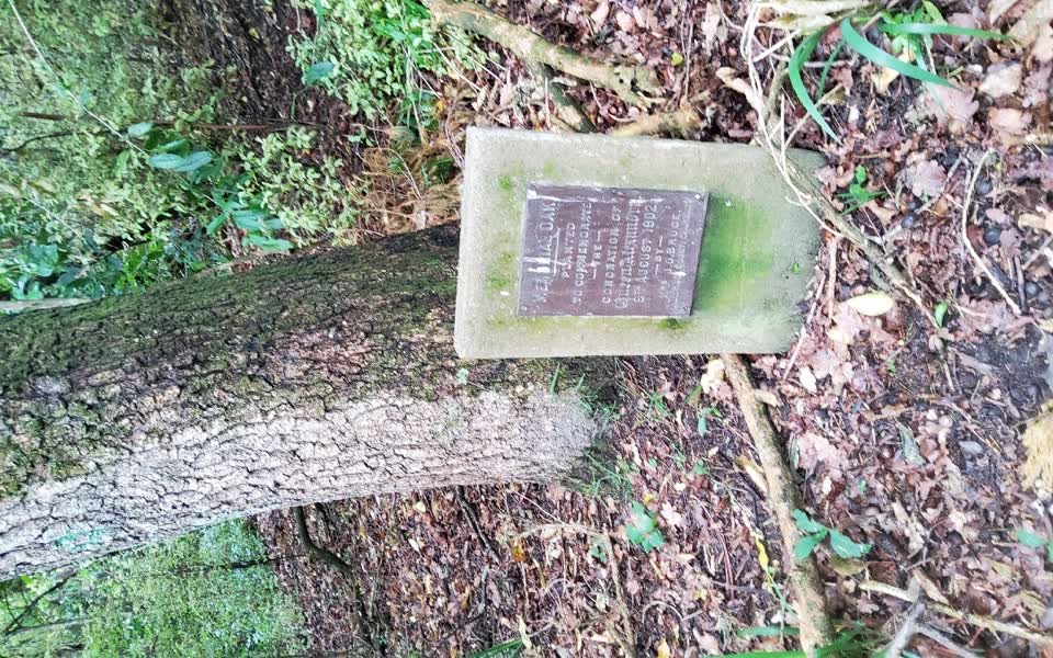 the register’s photograph of the plaque at Garden Of Tane