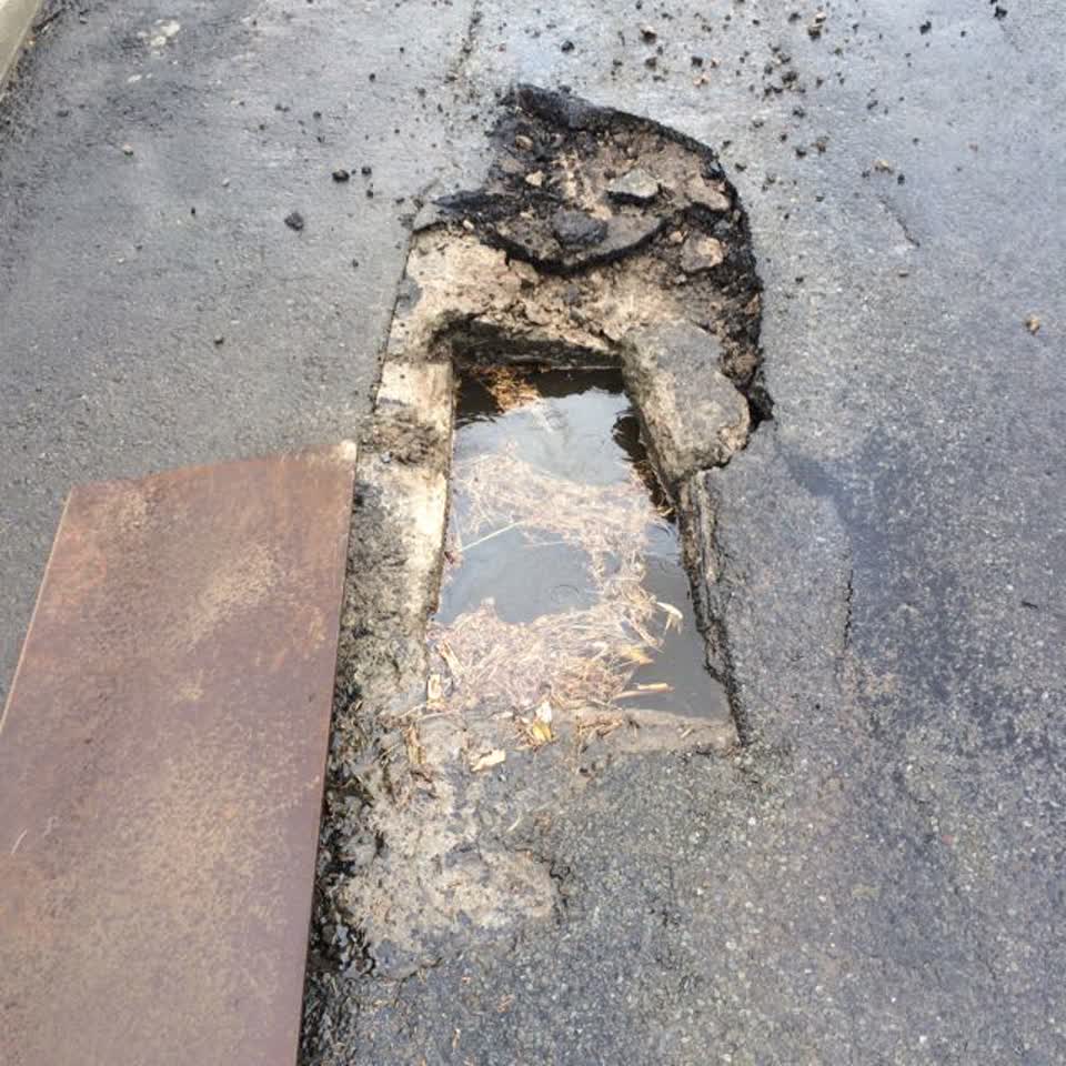 The photograph attached to this roading/streets report