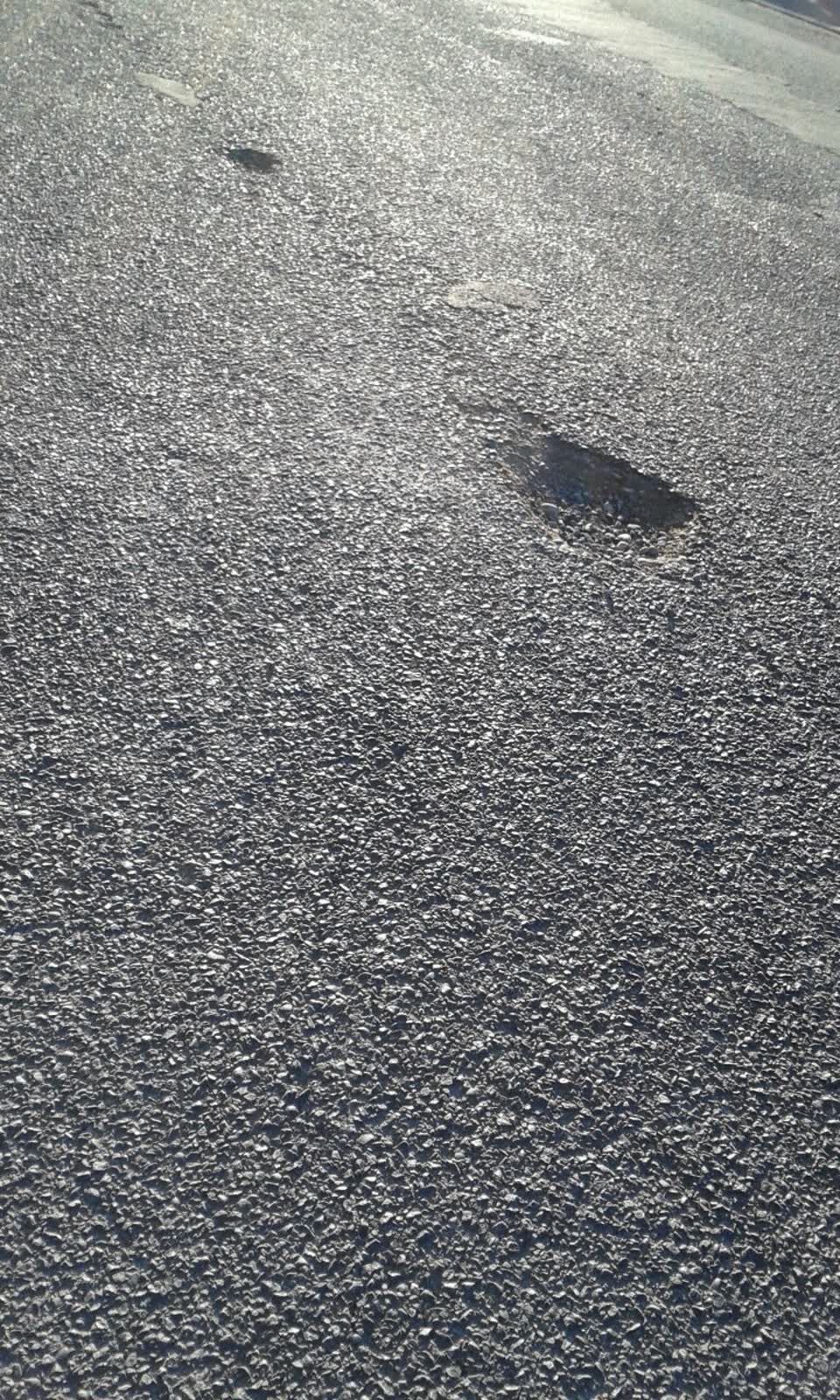 The photograph attached to this roading/streets report