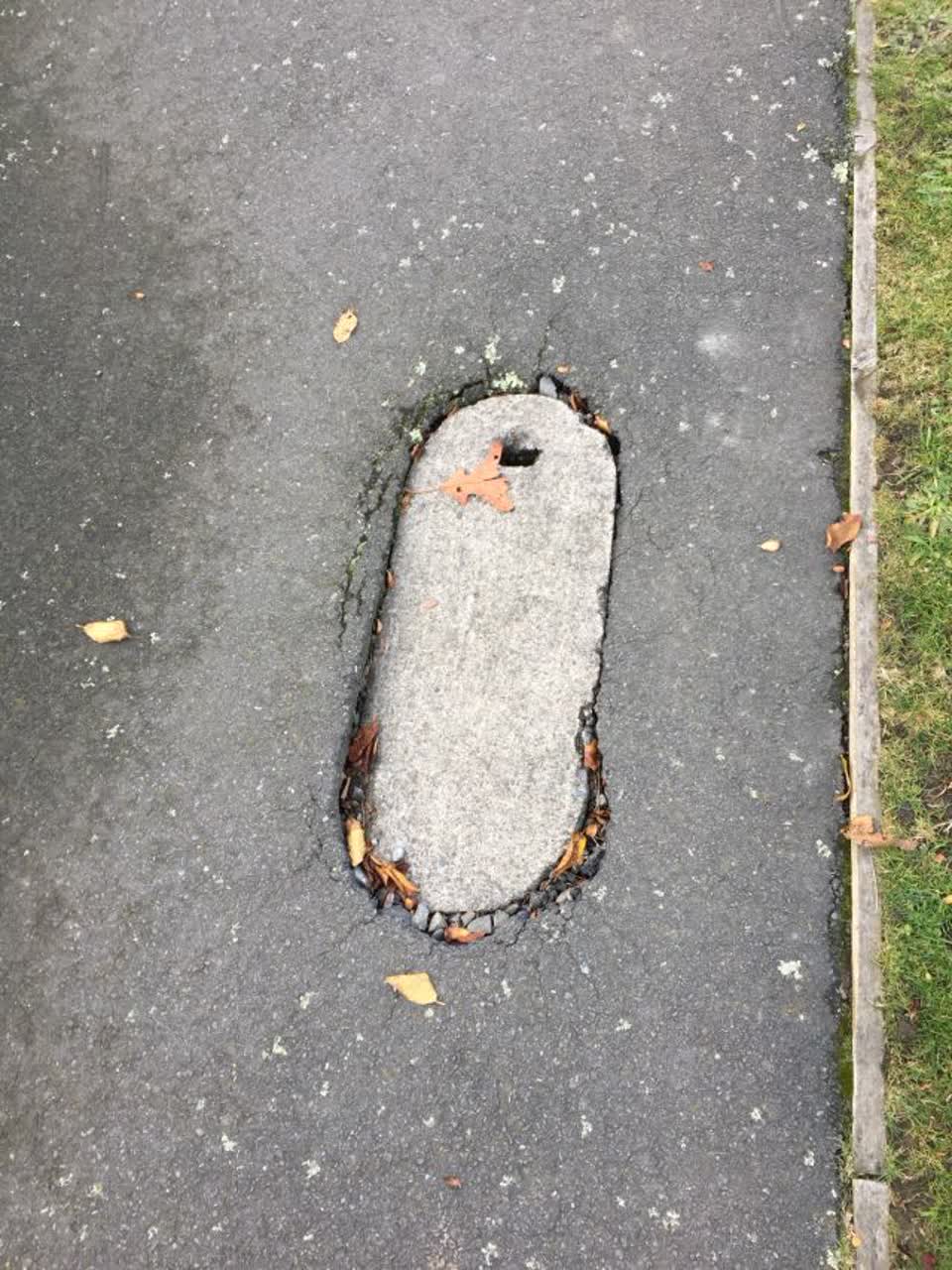 The photograph attached to this roading/streets report