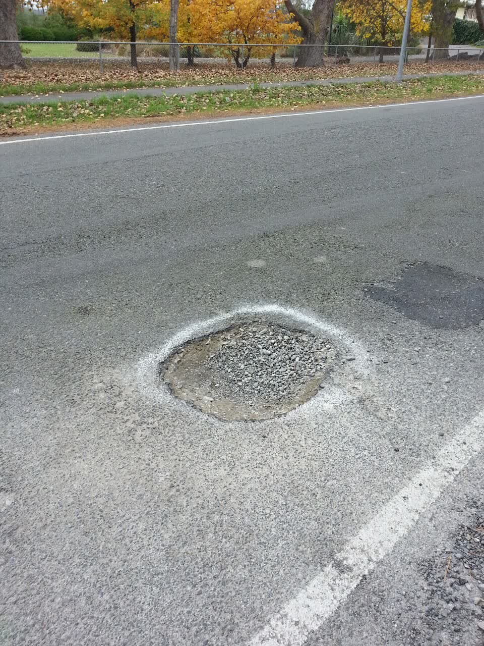 The photograph attached to this roading/streets report