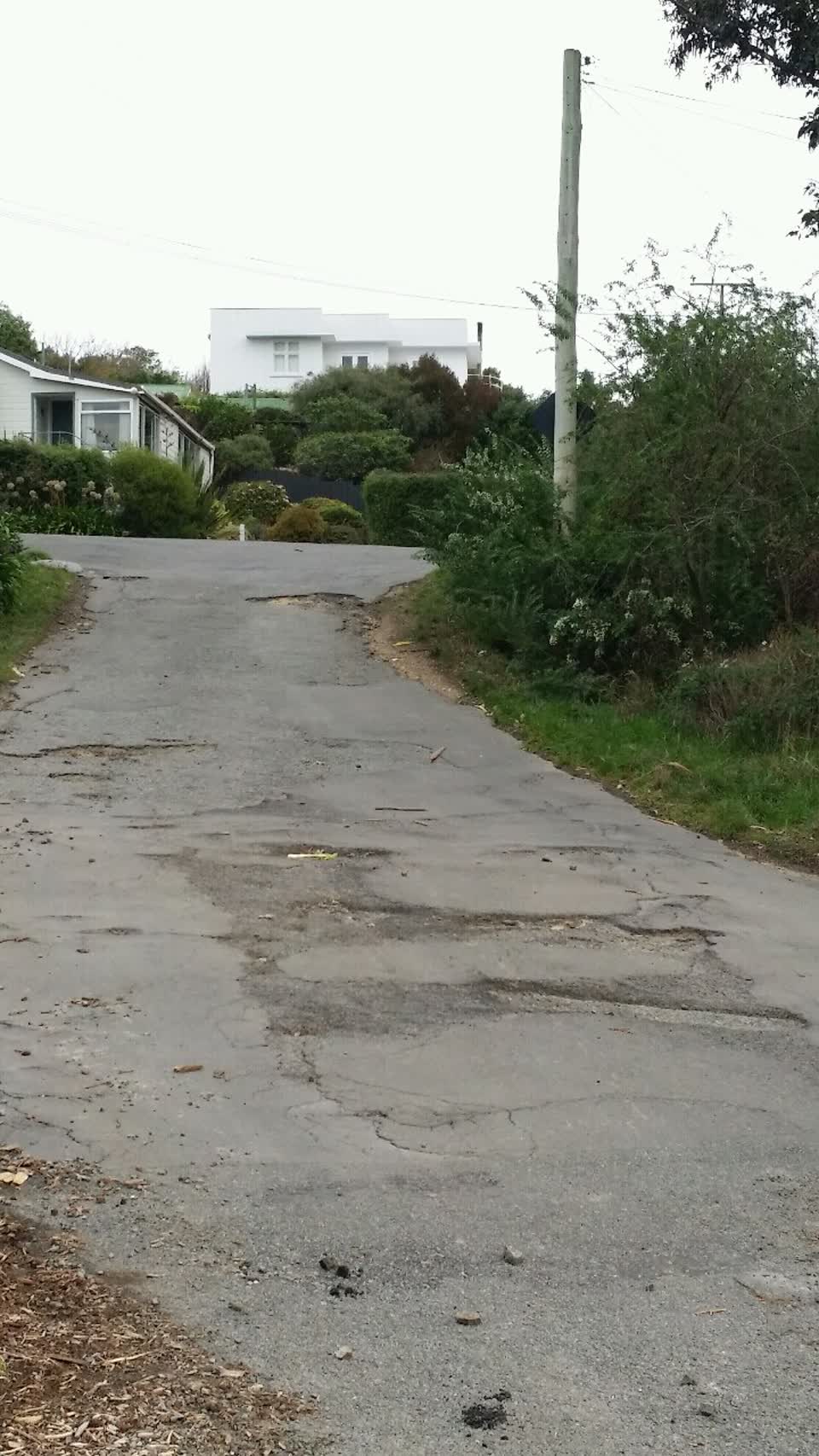 The photograph attached to this roading/streets report