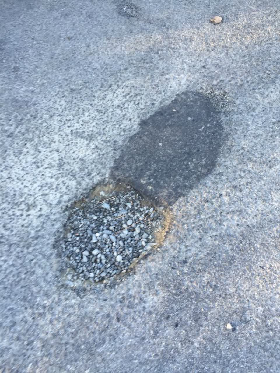 The photograph attached to this roading/streets report