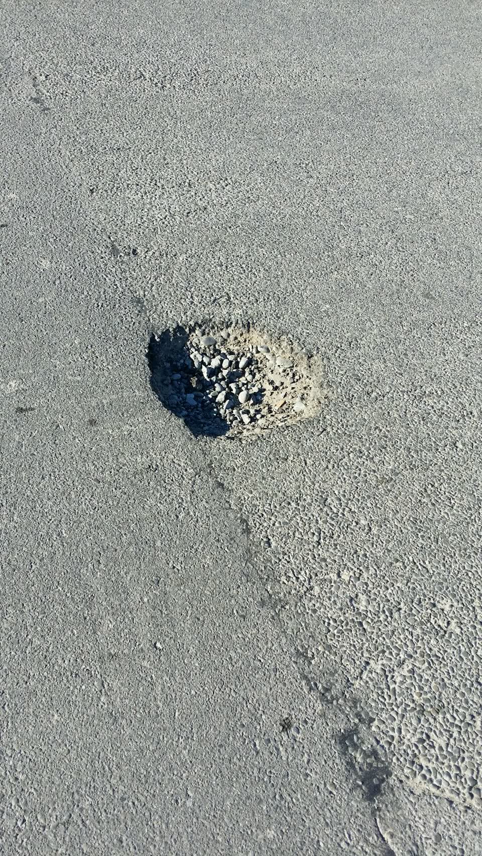 The photograph attached to this roading/streets report