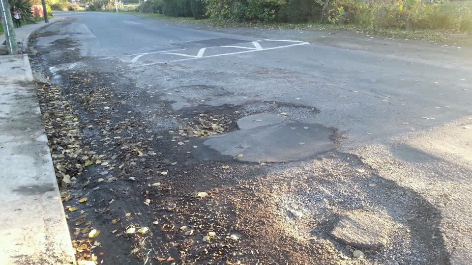 The photograph attached to this roading/streets report