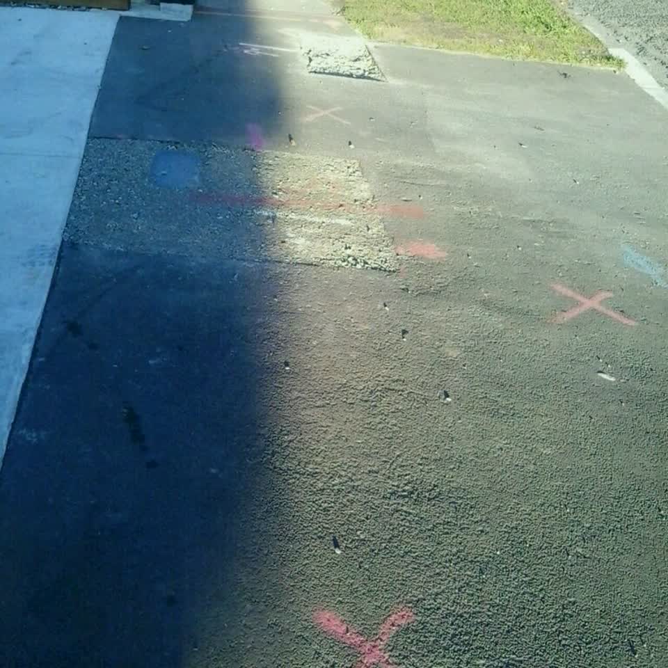 The photograph attached to this roading/streets report