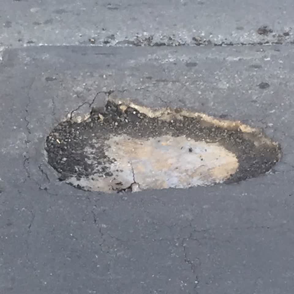The photograph attached to this roading/streets report