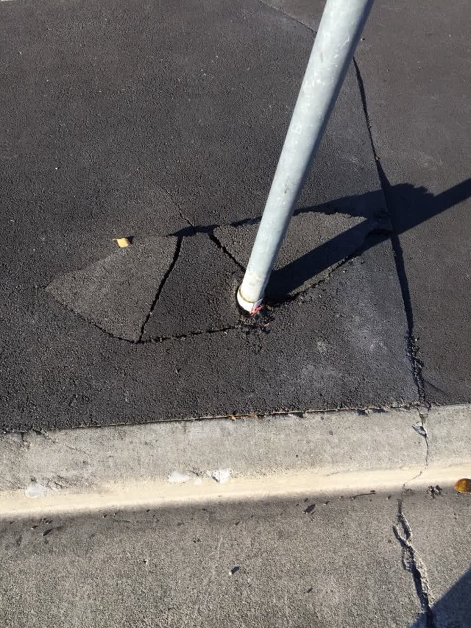 The photograph attached to this roading/streets report