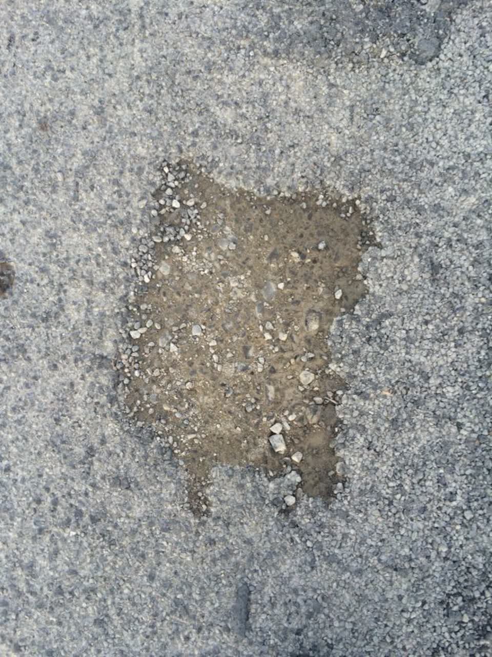 The photograph attached to this roading/streets report