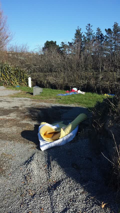 Rubbish/Recycling, a report photo