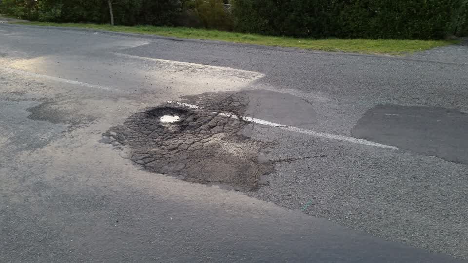 The photograph attached to this roading/streets report