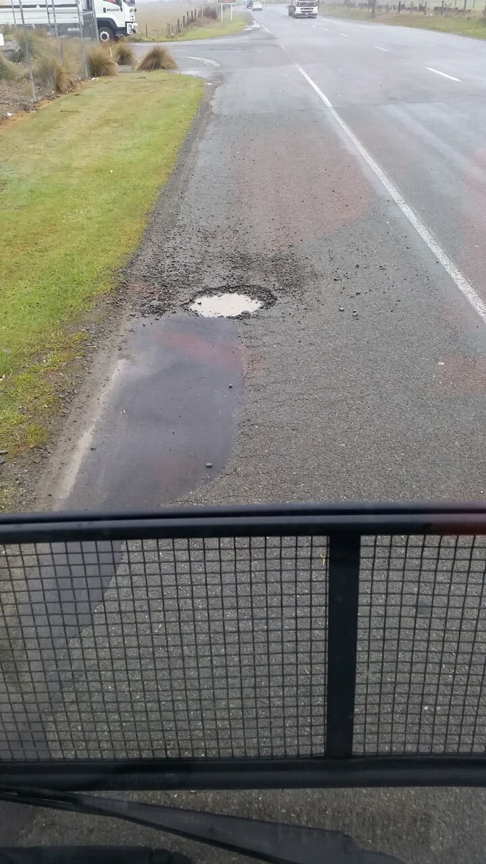 The photograph attached to this roading/streets report
