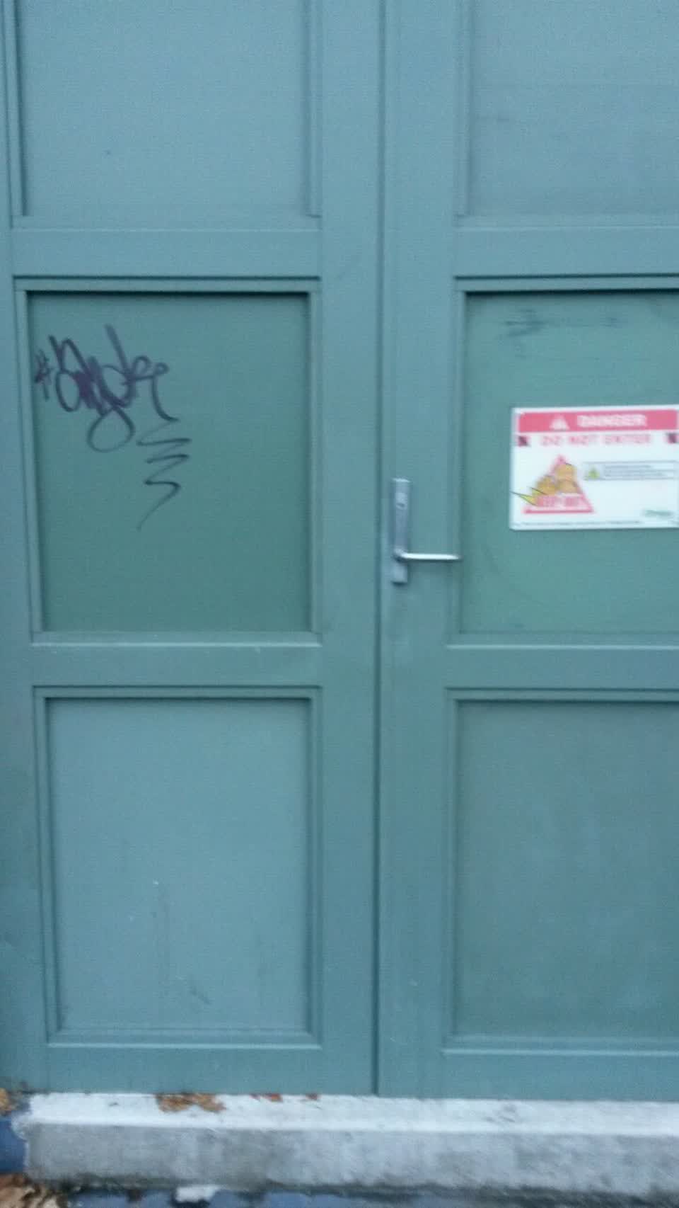 The photograph attached to this graffiti report