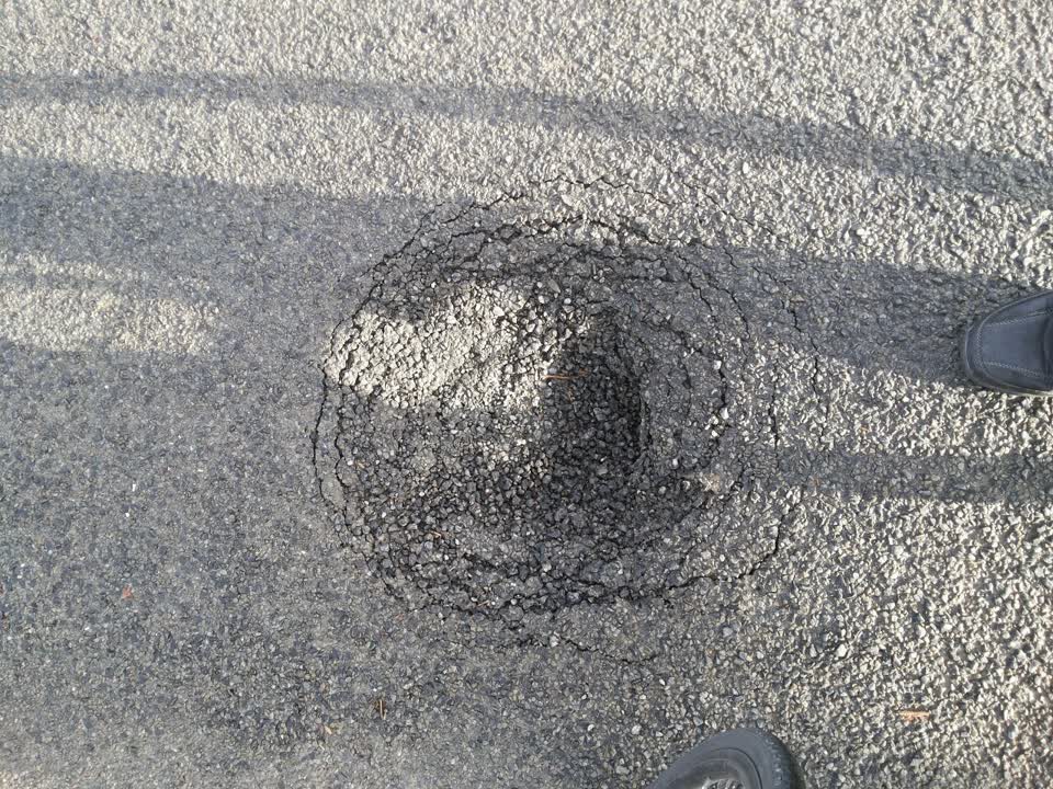 The photograph attached to this roading/streets report