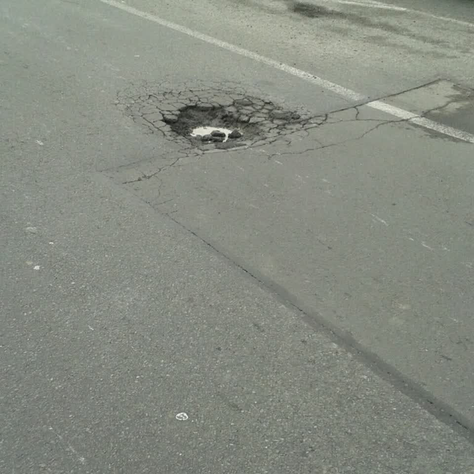 The photograph attached to this roading/streets report