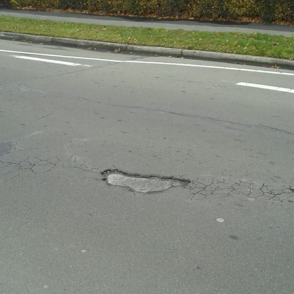 The photograph attached to this roading/streets report
