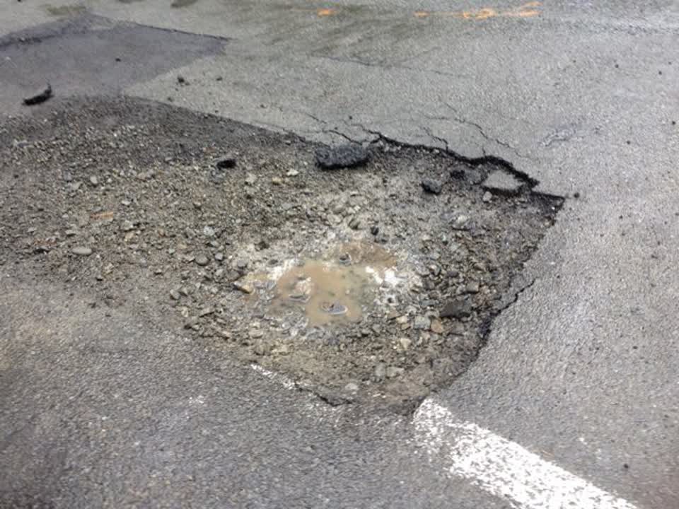The photograph attached to this roading/streets report