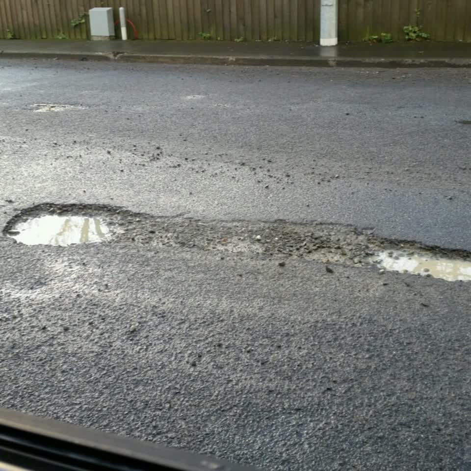The photograph attached to this roading/streets report
