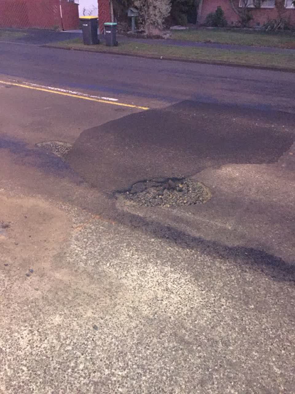 The photograph attached to this roading/streets report
