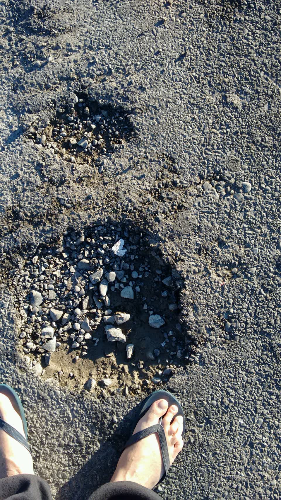 The photograph attached to this roading/streets report
