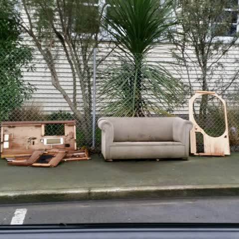 Rubbish/Recycling, a report photo