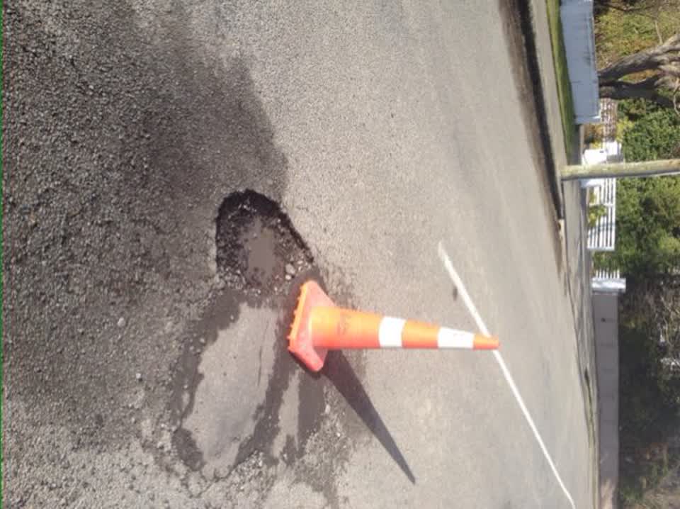 The photograph attached to this roading/streets report