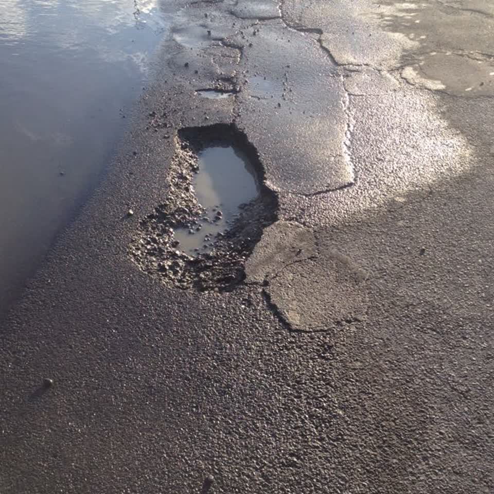 The photograph attached to this roading/streets report