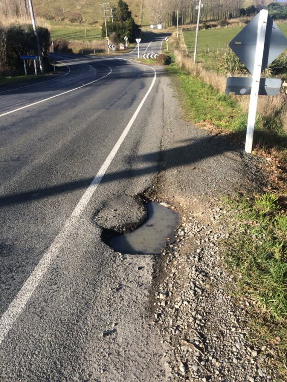 The photograph attached to this roading/streets report