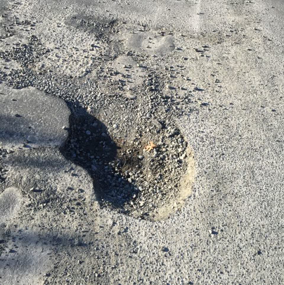 The photograph attached to this roading/streets report