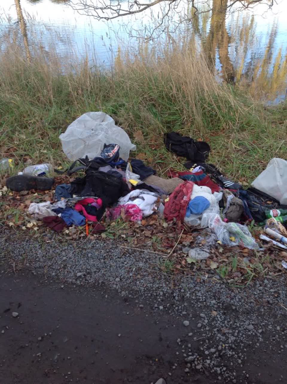 The photograph attached to this rubbish/recycling report