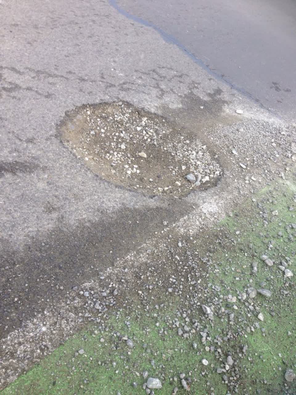 The photograph attached to this roading/streets report