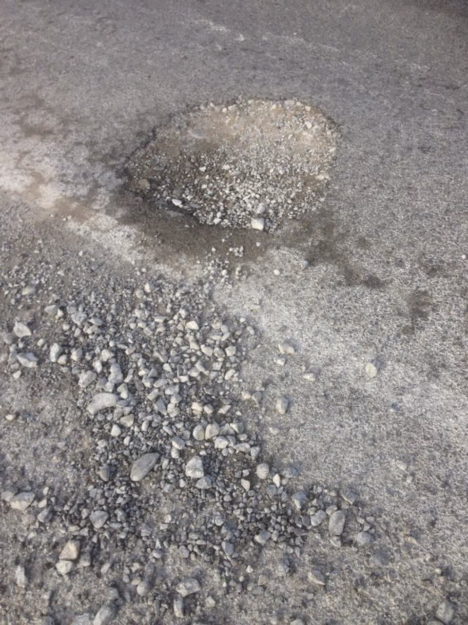 The photograph attached to this roading/streets report