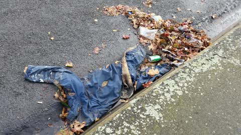 Rubbish/Recycling, a report photo