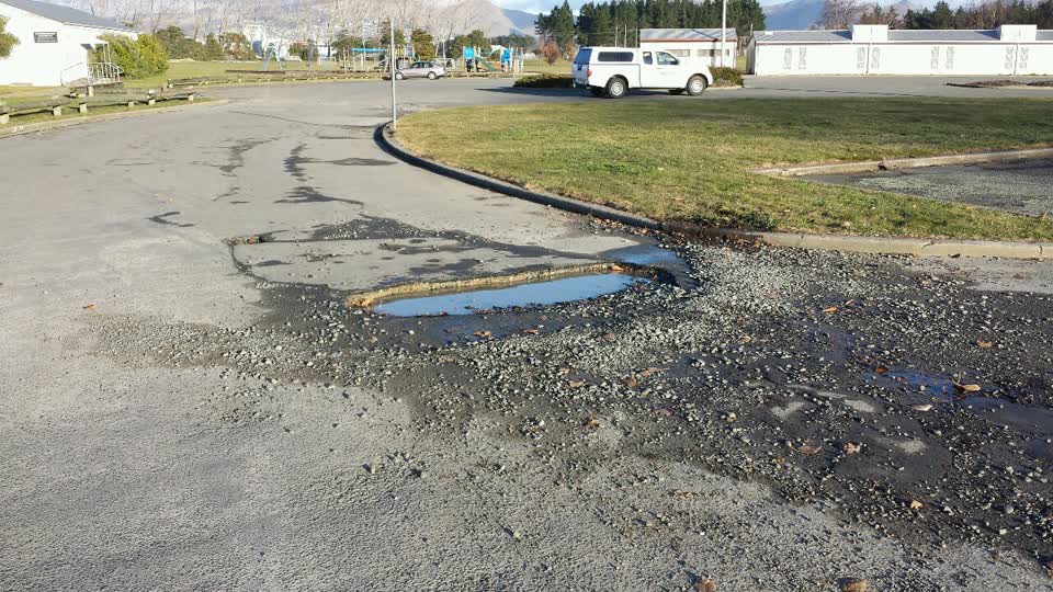 The photograph attached to this roading/streets report