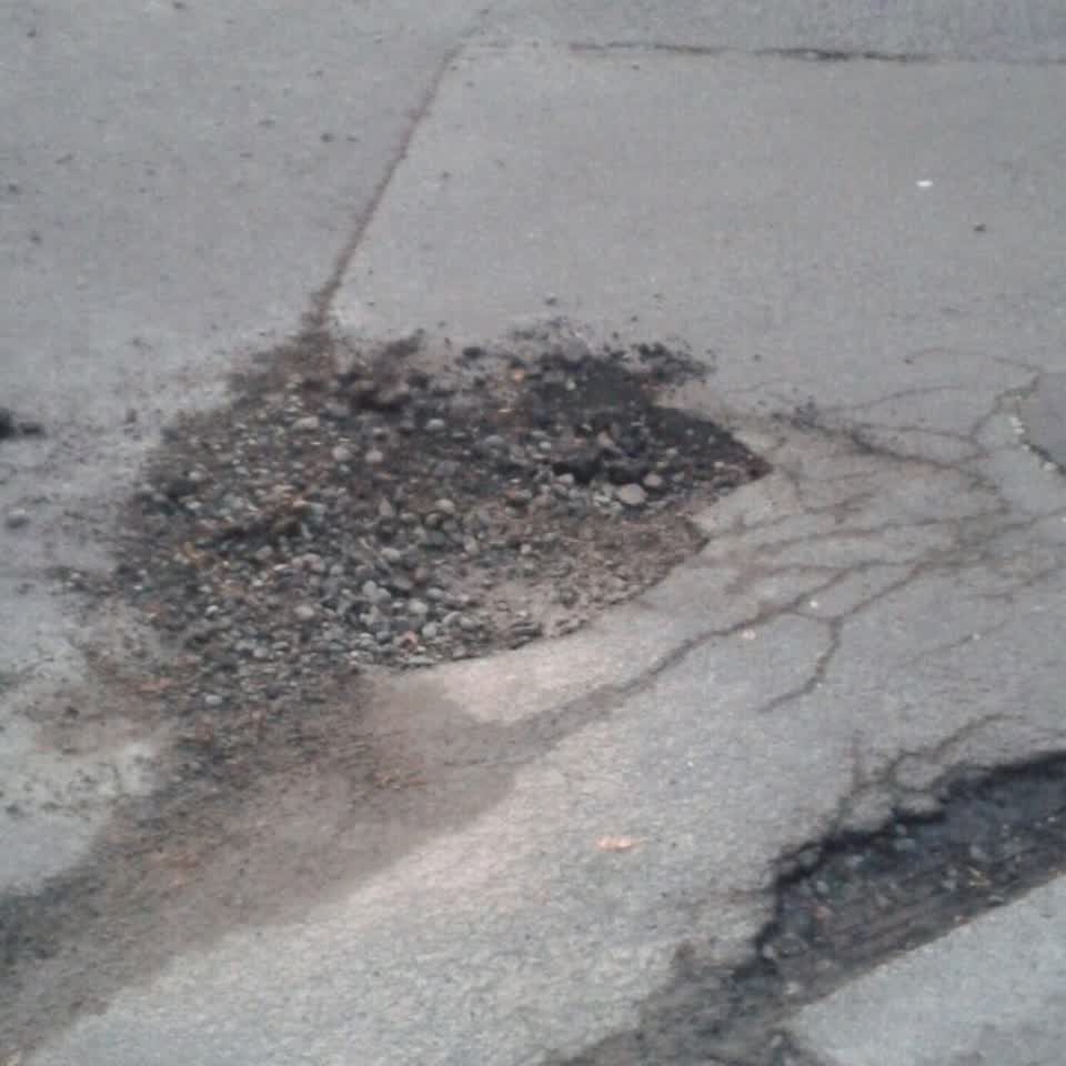 The photograph attached to this roading/streets report