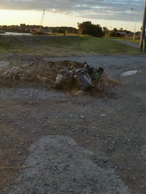 Rubbish/Recycling, a report photo