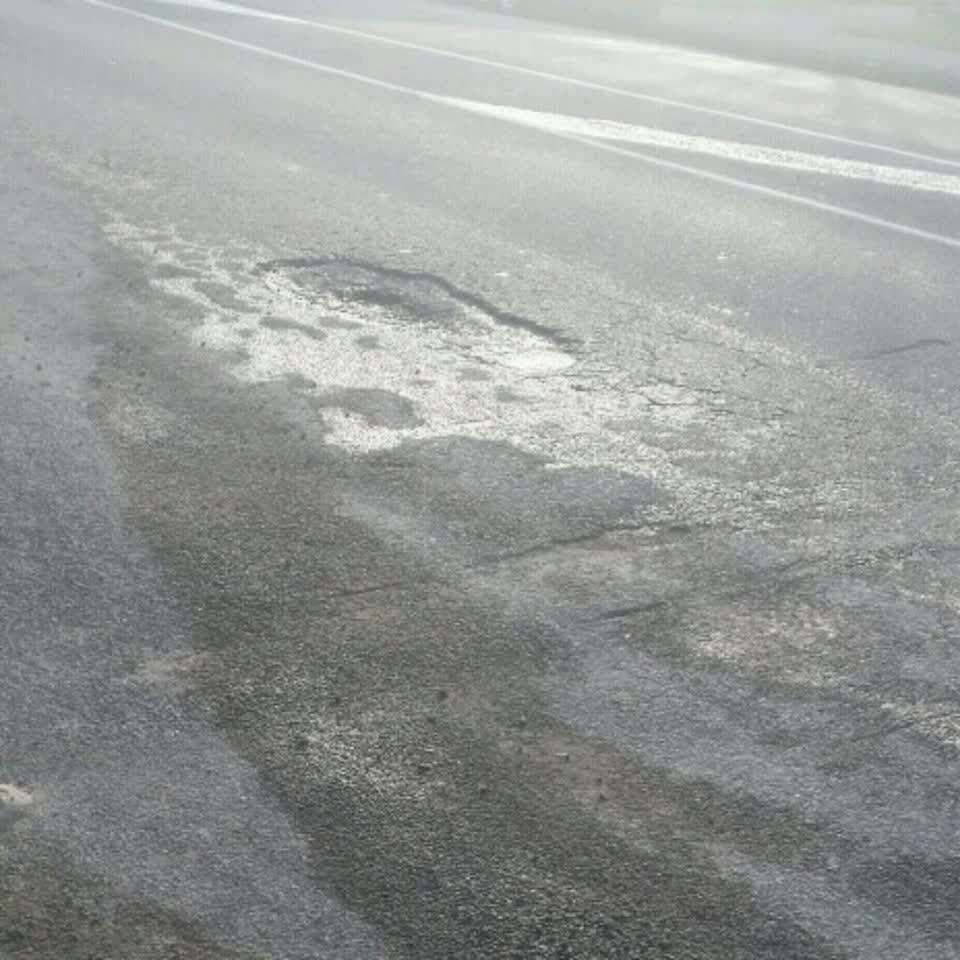 The photograph attached to this roading/streets report