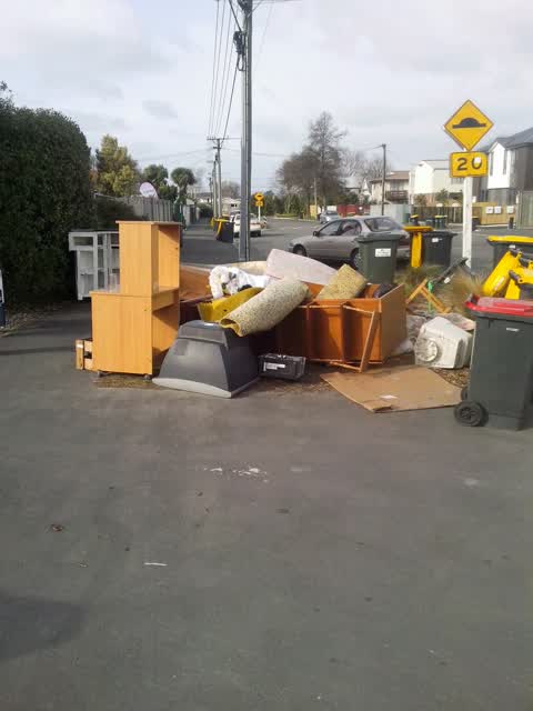 Rubbish/Recycling, a report photo