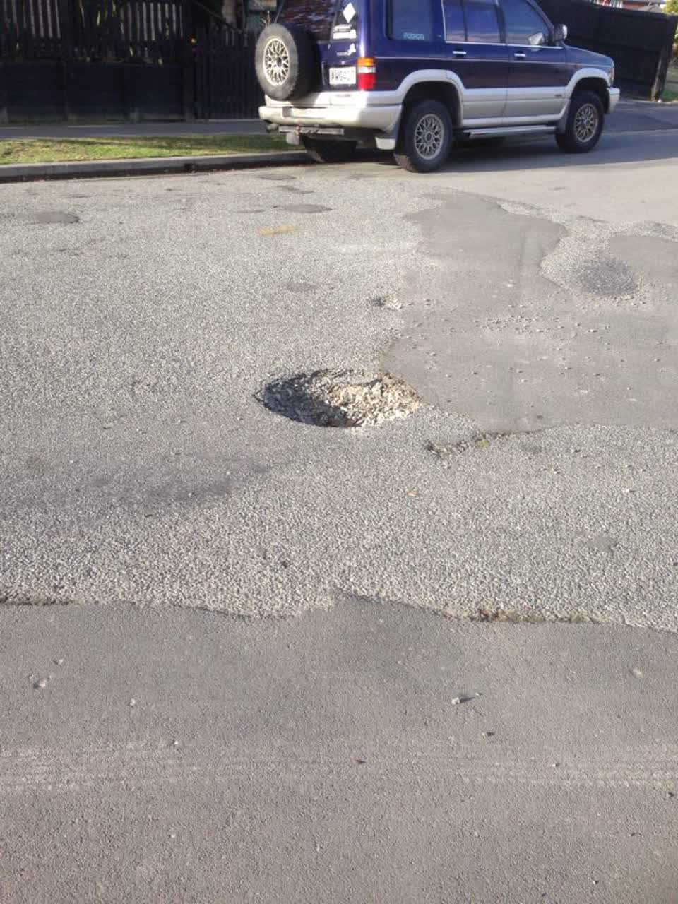 The photograph attached to this roading/streets report