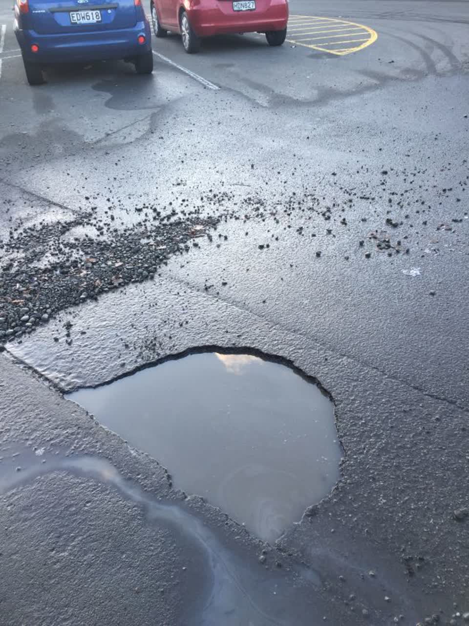 The photograph attached to this roading/streets report