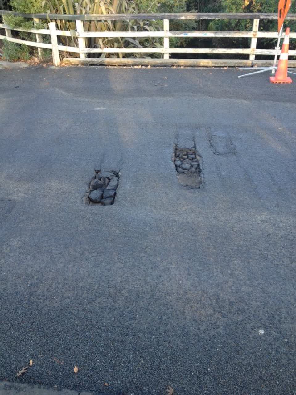 The photograph attached to this roading/streets report
